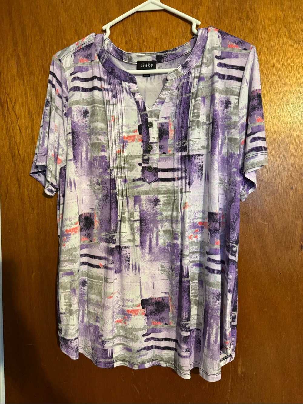 Links Lavender and White Abstract Print Henley